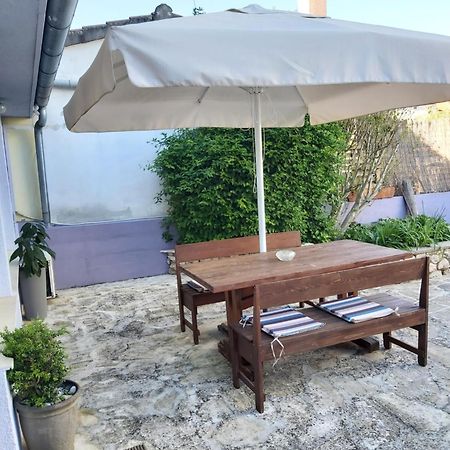 Apartman Luce With Shared Pool Zadar Dış mekan fotoğraf