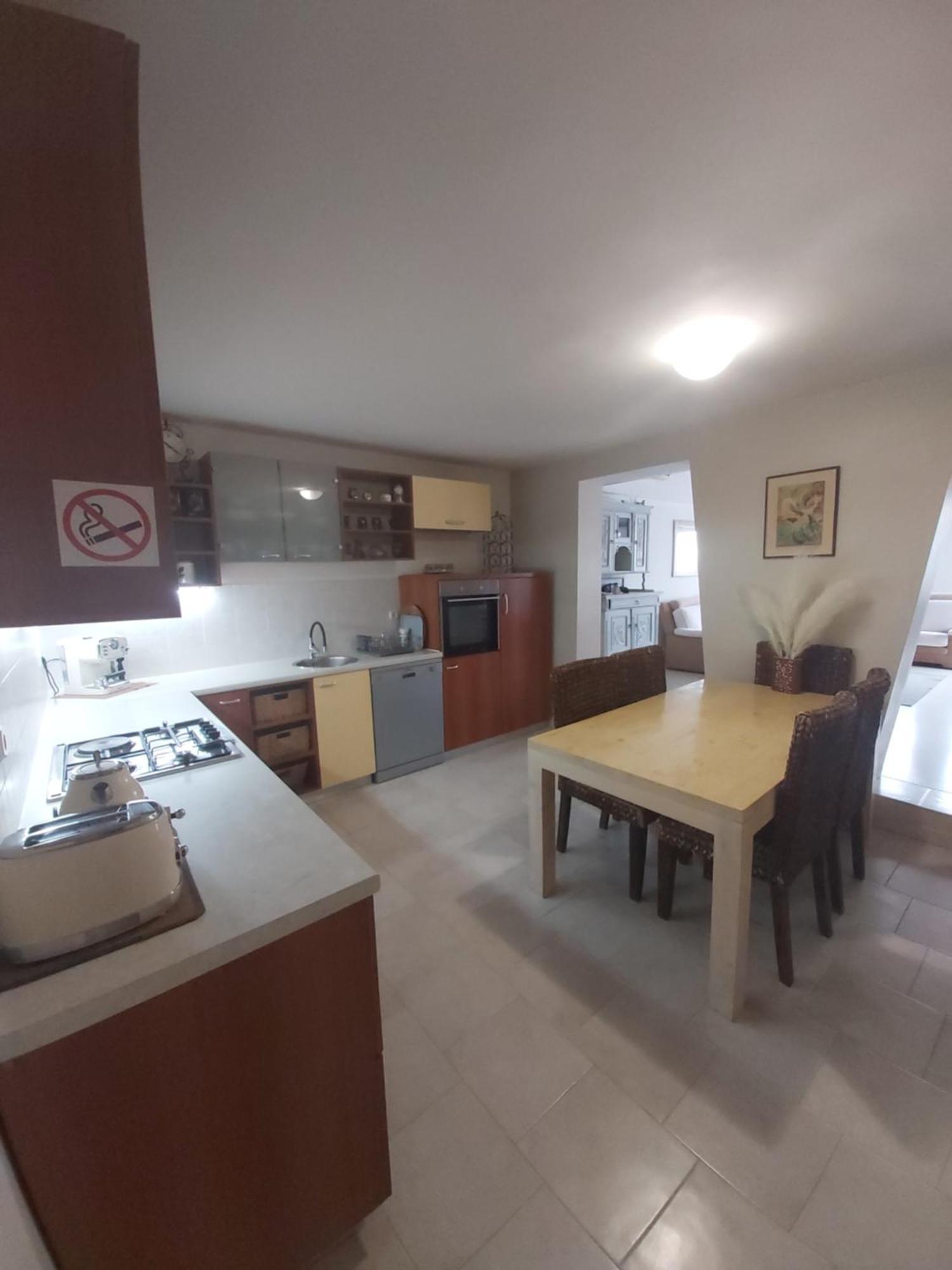 Apartman Luce With Shared Pool Zadar Dış mekan fotoğraf