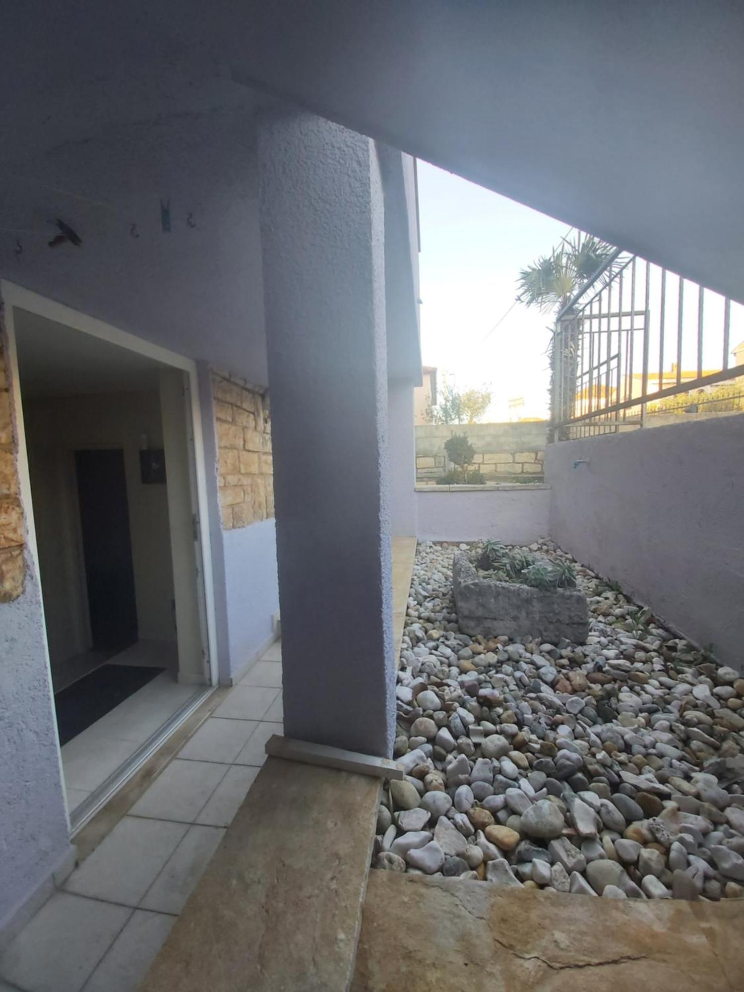 Apartman Luce With Shared Pool Zadar Dış mekan fotoğraf