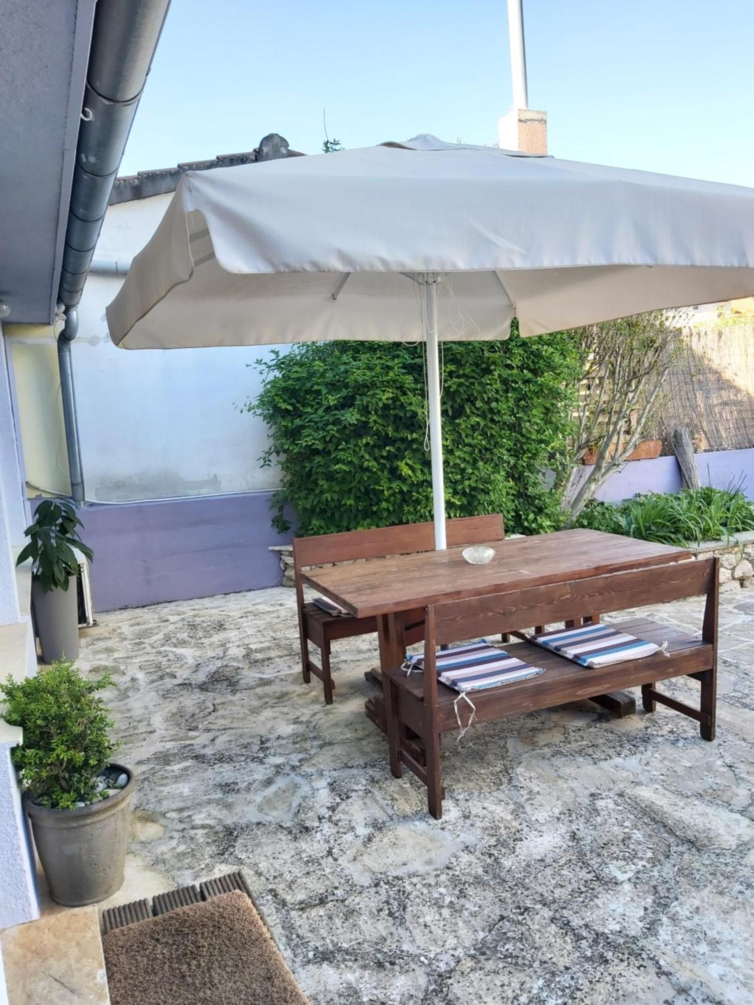 Apartman Luce With Shared Pool Zadar Dış mekan fotoğraf